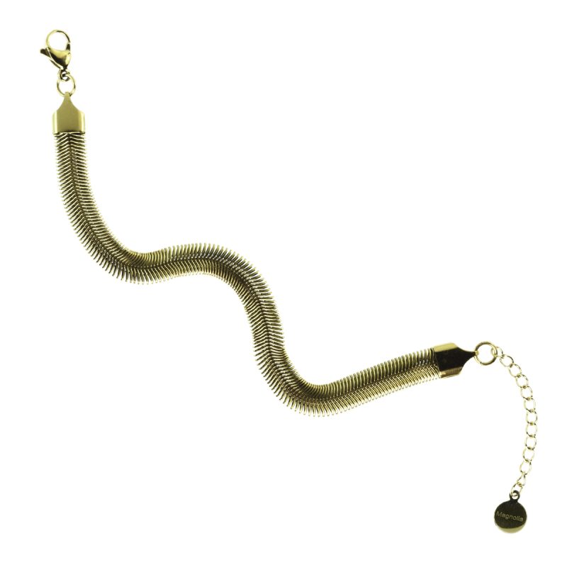 Bracciale in acciaio ip gold Snake BC7103G Il bracciale in acciaio ip gold Snake BC7103G è un gioiello moderno e alla moda. L'acciaio conferisce all'accessorio una lunga durata nel tempo. Il bracciale Snake può essere abbinato a un abbigliamento casual per un look trendy e alla moda, ma anche a un abbigliamento più elegante per aggiungere un tocco di originalità al proprio outfit. Il Bracciale Snake in acciaio ip giold è un regalo perfetto per sorprendere la persona amata con un gioiello di grande valore estetico e simbolico, che rappresenta la bellezza con un prezzo accessibile. La sua chiusura a moschettone garantisce una facile apertura e chiusura, mentre la sua lunghezza regolabile lo rende adatto a qualsiasi collo.