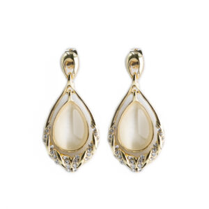 Orecchini in metallo anallergico con pietra cabochon beige e vera placcatura oro Giallo - OR2021G